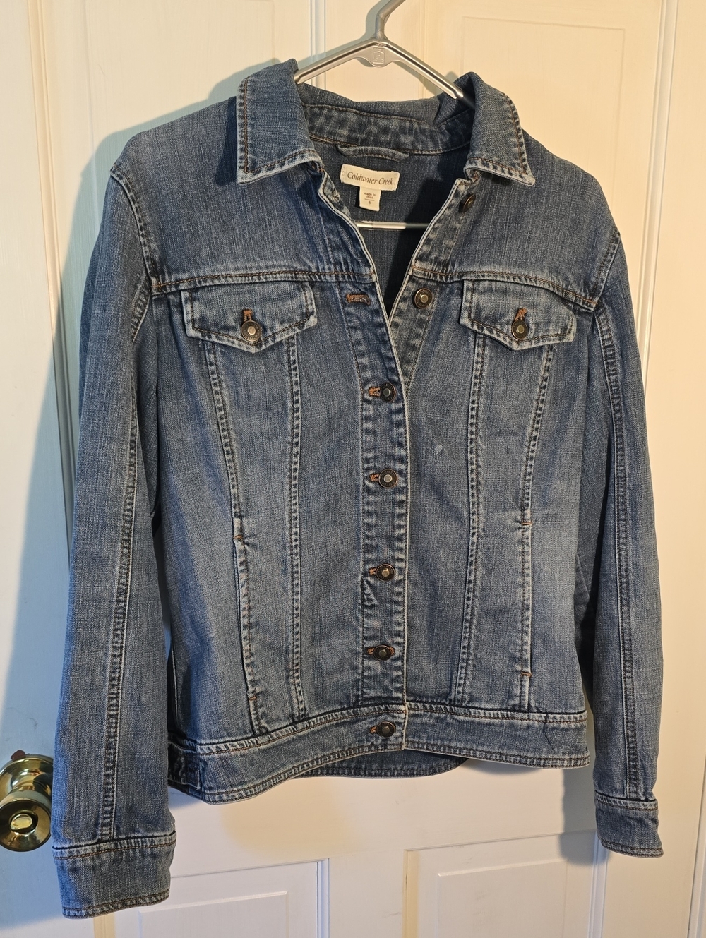 Coldwater Creek Medium Blue Denim Jacket Flattering Fit Size 8
